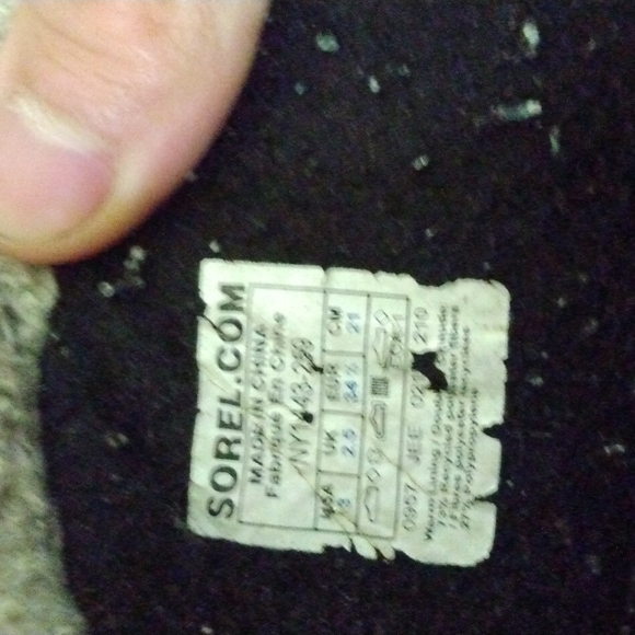 Kids size 3 Sorel winter boots (water proof) - Picture 5 of 8